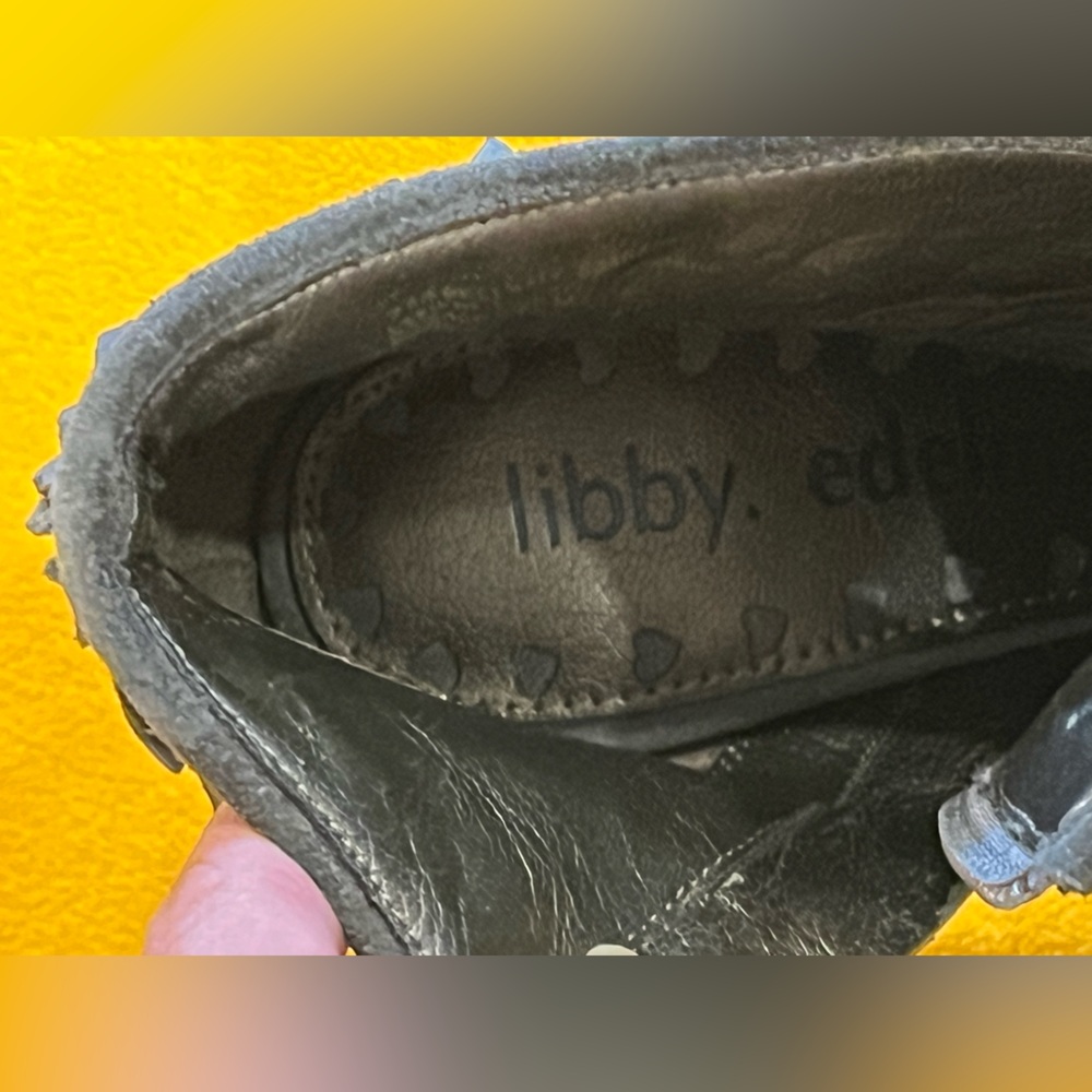 Libby Edelman Peep Toe Fringe Suede Booties w/silver metallic platform. Grey. 7 - Picture 7 of 10